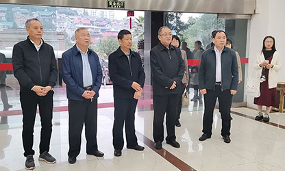 福建省政協(xié)副主席、省工商聯(lián)主席王光遠一行視察虹潤公司
